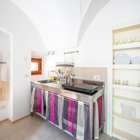 Vakantiehuis Domus Fisculi A - Stone Vaults & Local Charm Fasano
